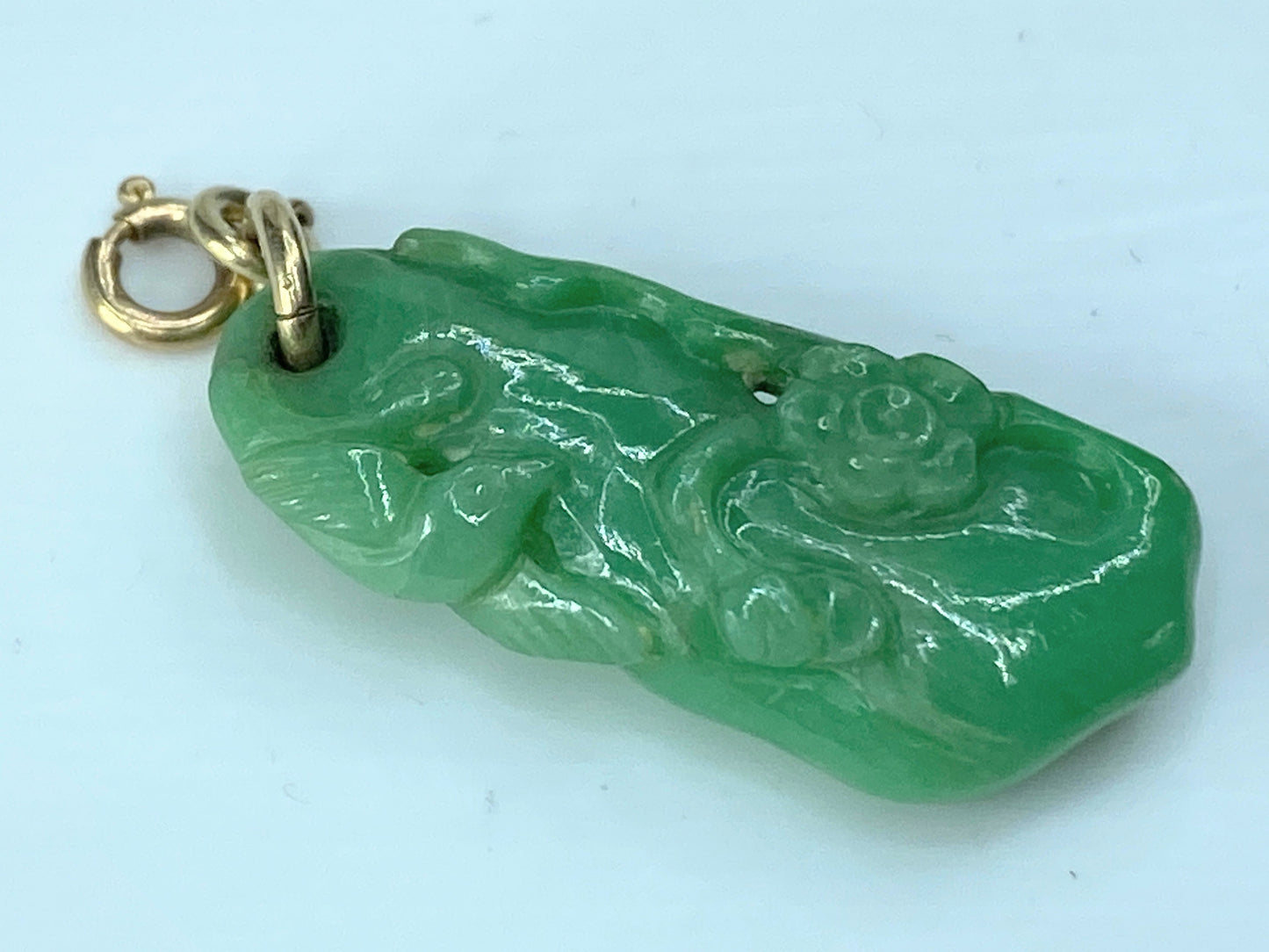 Early 20th-century apple-green carved with blossom poppy pendant 14K bale JR128