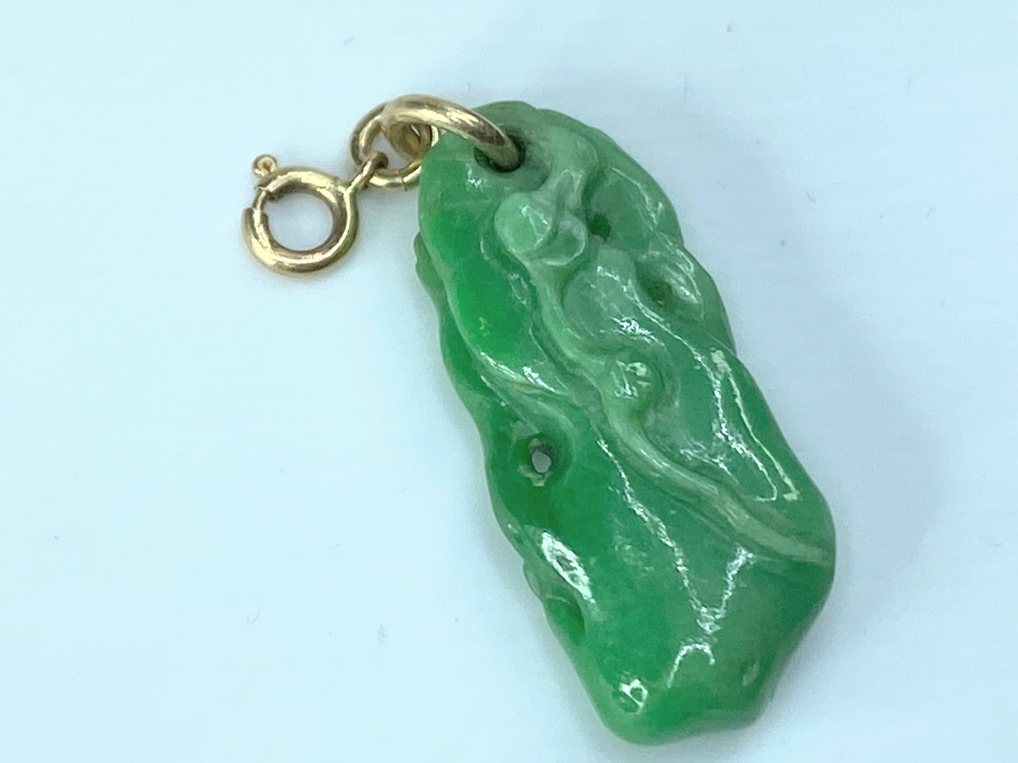 Early 20th-century apple-green carved with blossom poppy pendant 14K bale JR128