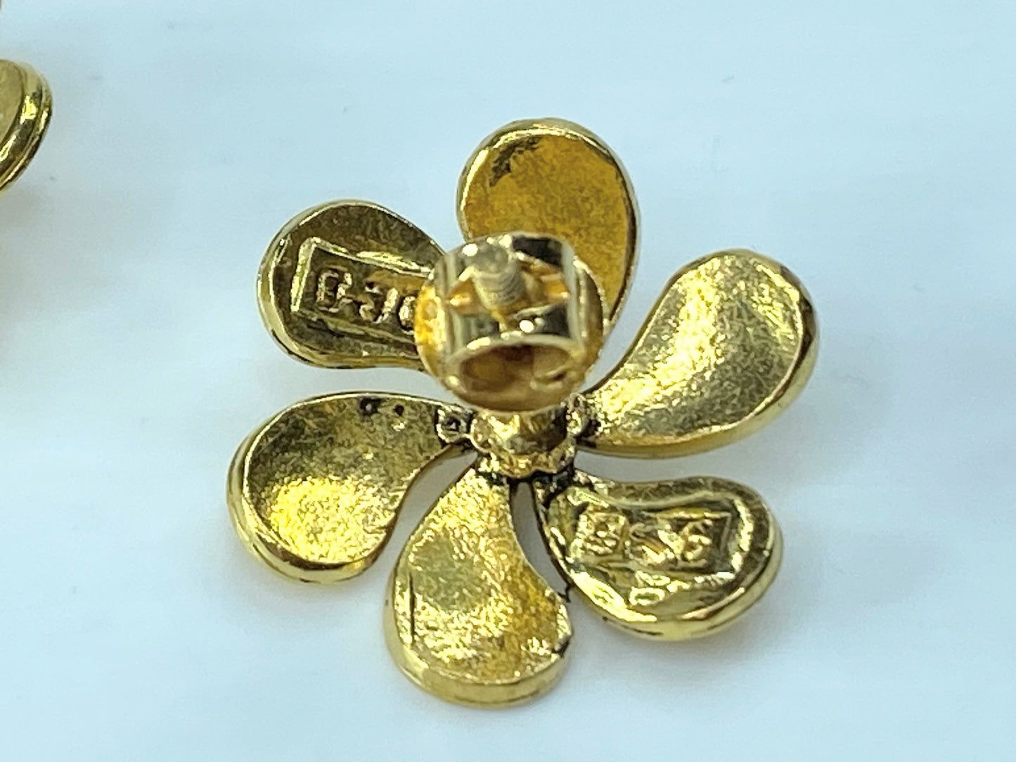 22K yellow gold Tropical Flower thread post stud earrings 17.8mm 7.1 g JR191