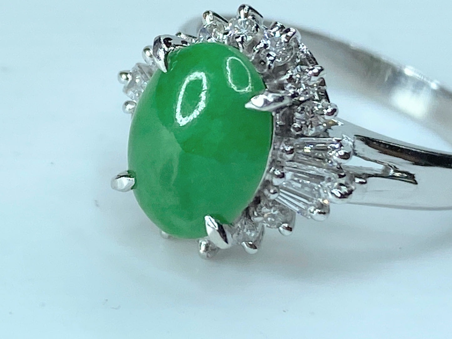 Platinum 3.01ct Jadeite cabochon 0.36ct G/VS Baguette diamond ring 5.7g s7 JR200