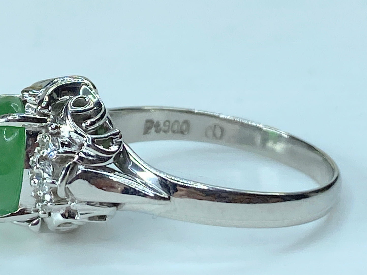 Platinum 2.2ct Jadeite 0.11ct F/VS2 Diamond statement ring 5.6g s6.25 JR193