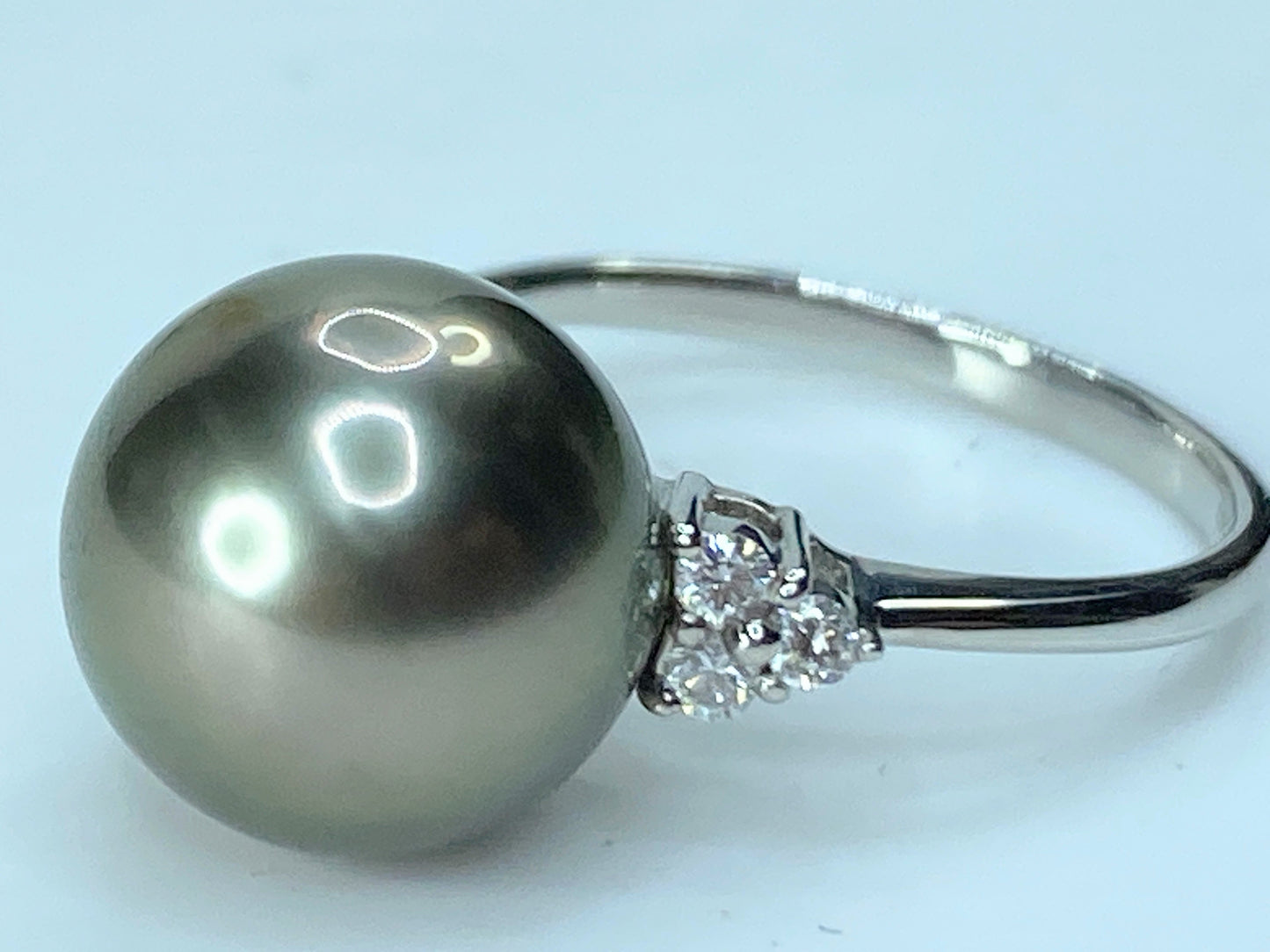 Platinum 11.5mm Black Grey ocean Pearl 0.1ct F/VS2 round brilliant Diamond JR194