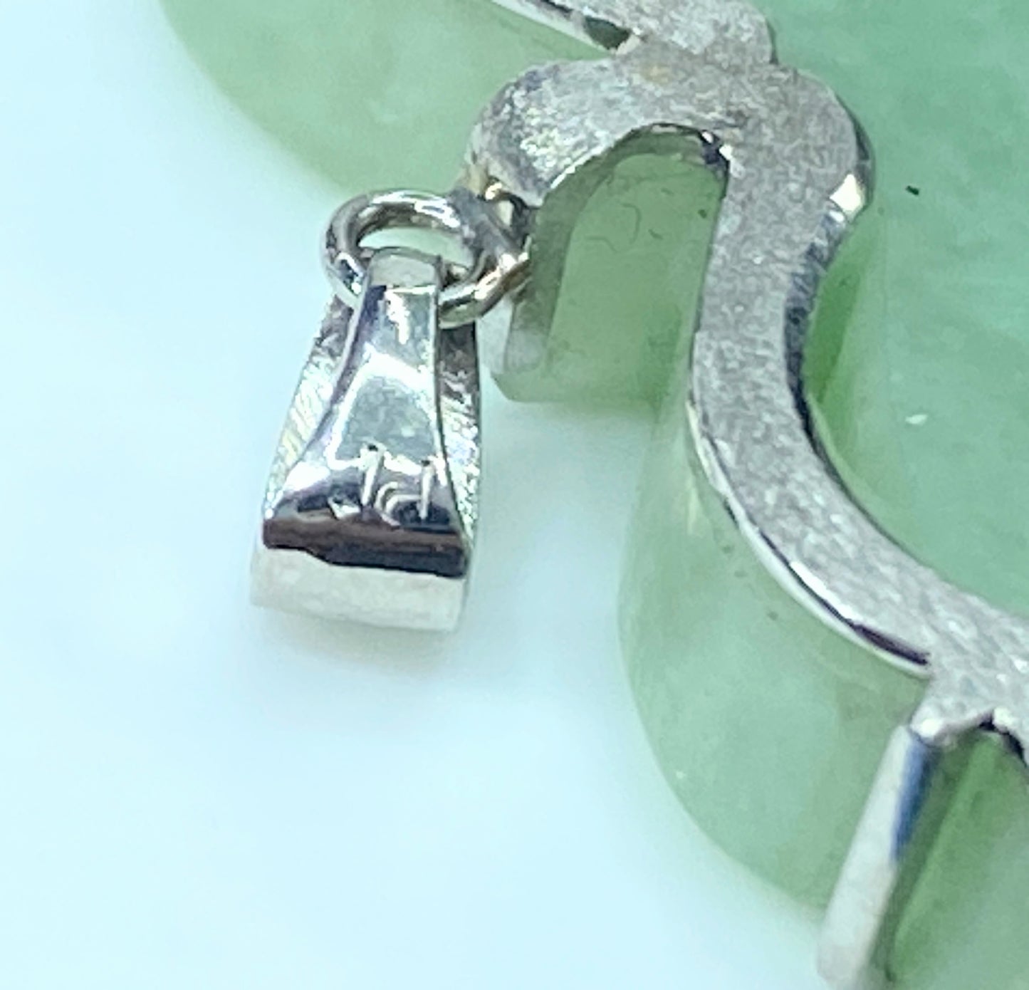 Platinum 900 natural Jadeite Butterfly motif pendant 15.8g 1.5" JR9554