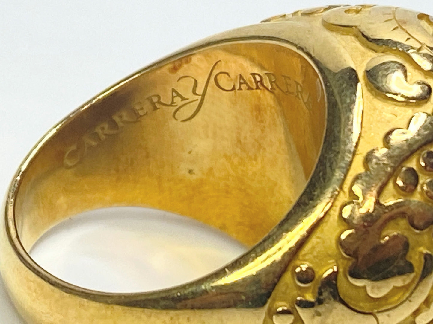 Carrera y Carrera Aqua collection 18k Yellow Paisley Design Dome vintage JR1115