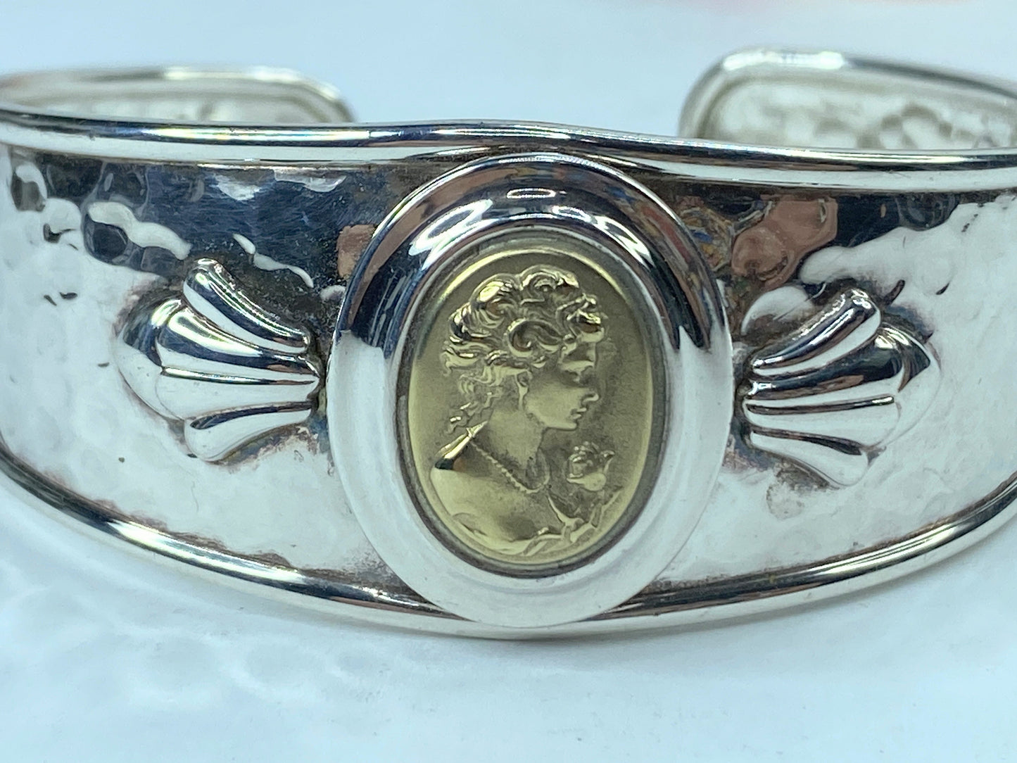 Italy Hammered Sterling Silver Cuff Bracelet 14K Cameo Centerpiece 6.75 JR9684