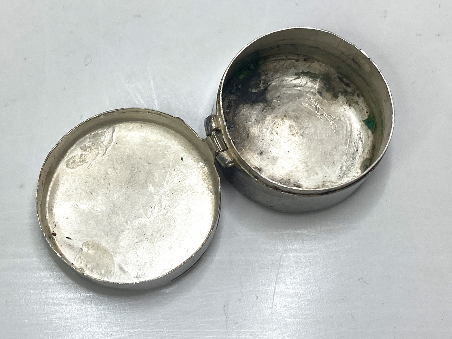 Vintage Aztec / Mesoamerican iconography Sterling Silver Trinket Box 12g SS134