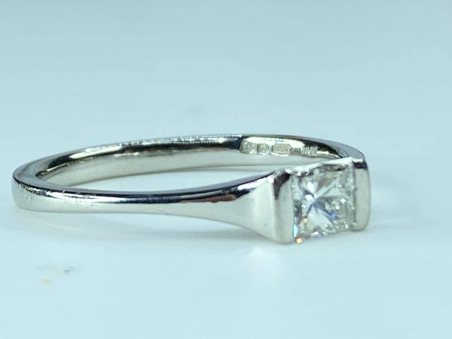 Birmingham 0.3ct G/VS Princess cut Solitaire Diamond Platinum ring 3.2g JR121