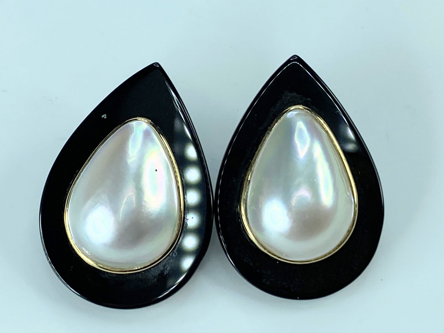 Mabe Pearl Onyx Teardrop Earrings in 14k yellow gold 11.6g 33mm JR130