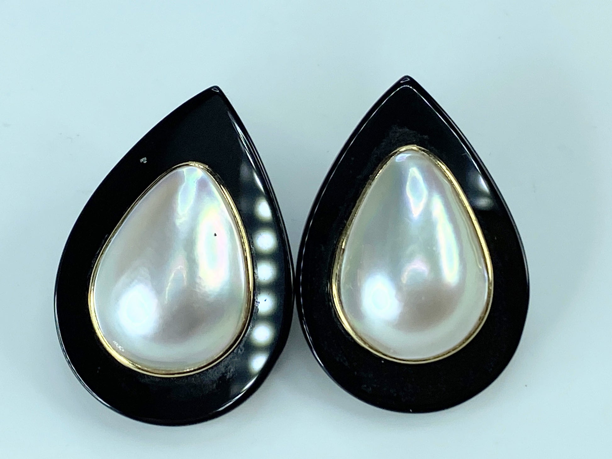 Mabe Pearl Onyx Teardrop Earrings in 14k yellow gold 11.6g 33mm JR130