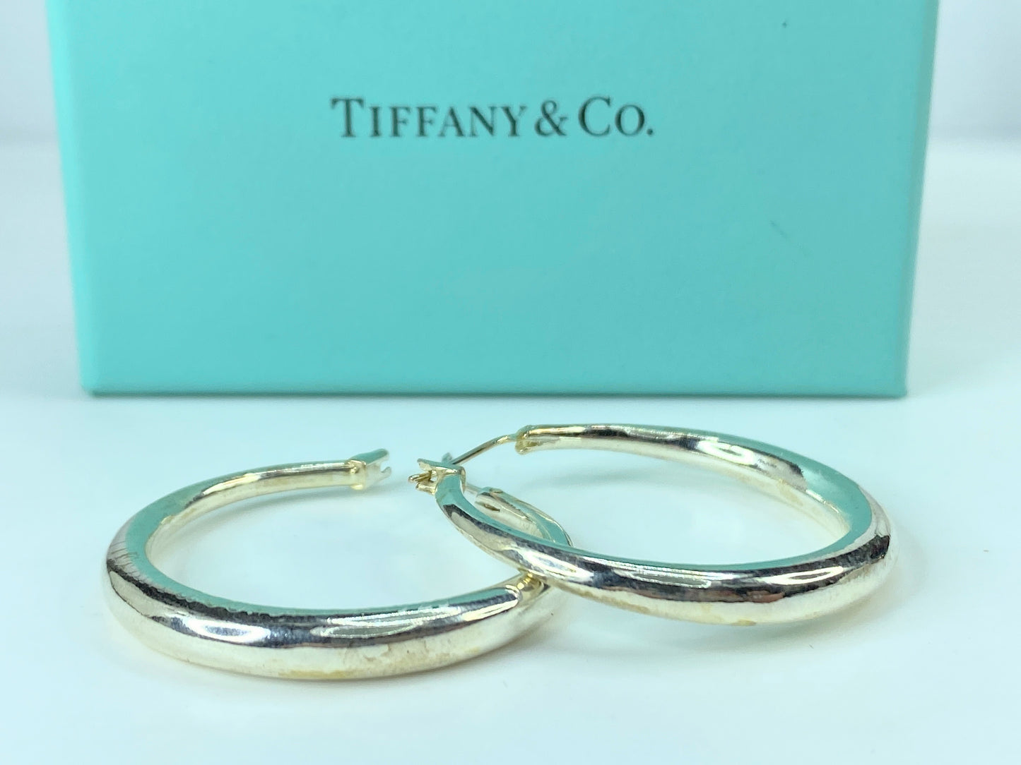 Tiffany & Co Sterling Elsa Peretti Graduated Hoop Wired pierced earrings JR807