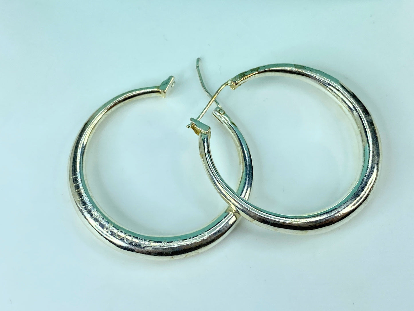 Tiffany & Co Sterling Elsa Peretti Graduated Hoop Wired pierced earrings JR807