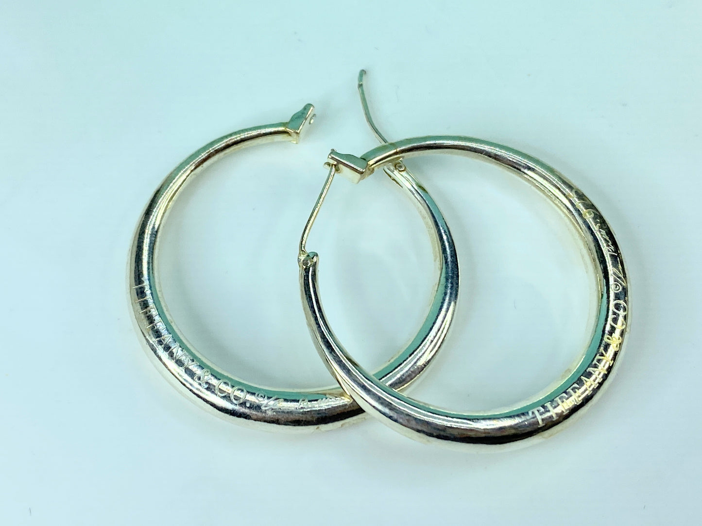Tiffany & Co Sterling Elsa Peretti Graduated Hoop Wired pierced earrings JR807