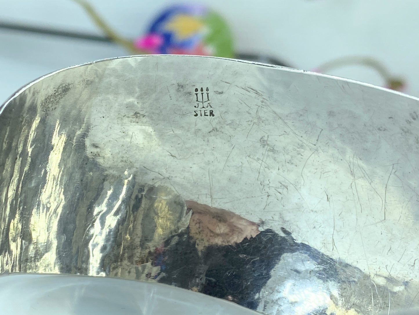 Retired James Avery hand polished hammered wide cuff bangle 7" 29.7g JR281