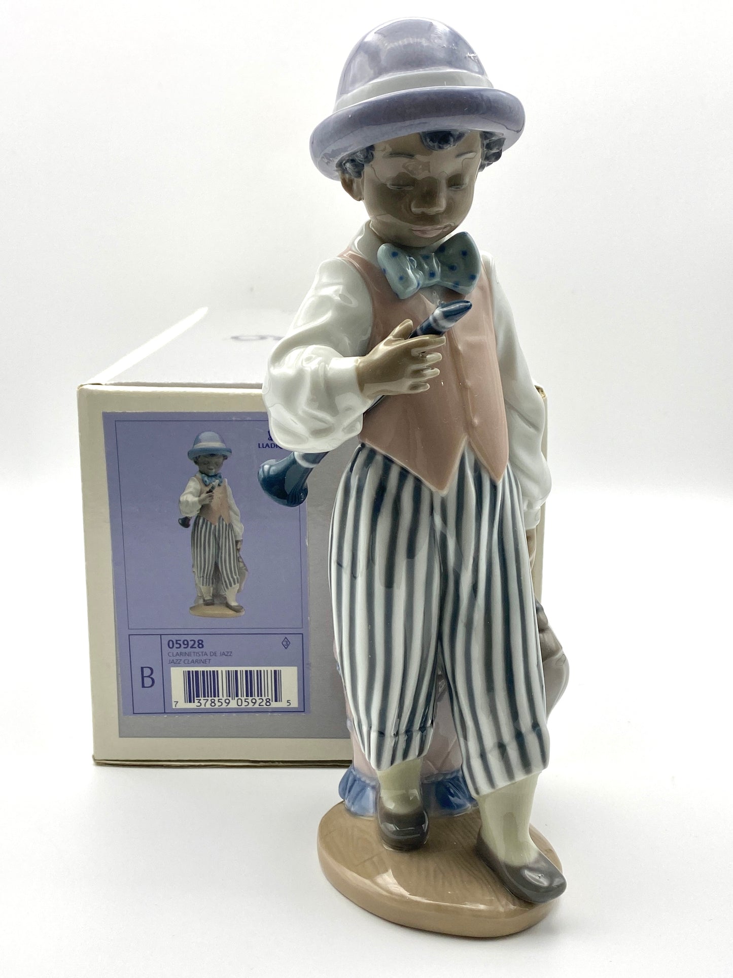 Lladro Figurine #5928"Jazz Clarinet" Boy with clarinet mint in box Retired