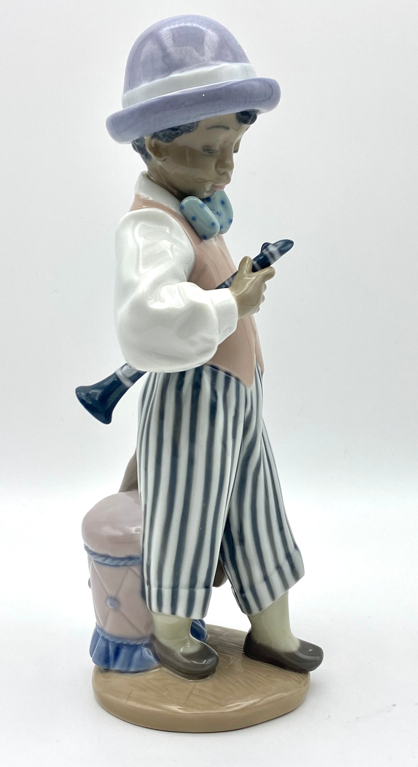 Lladro Figurine #5928"Jazz Clarinet" Boy with clarinet mint in box Retired