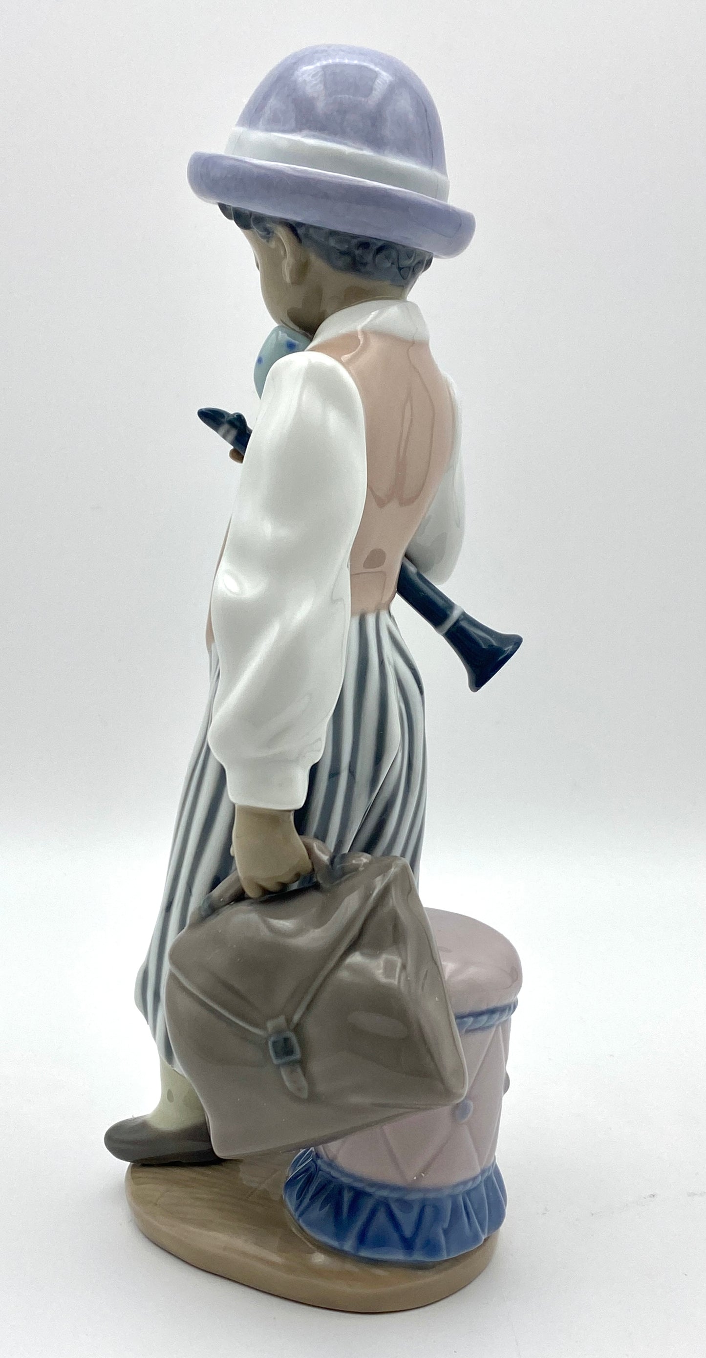 Lladro Figurine #5928"Jazz Clarinet" Boy with clarinet mint in box Retired