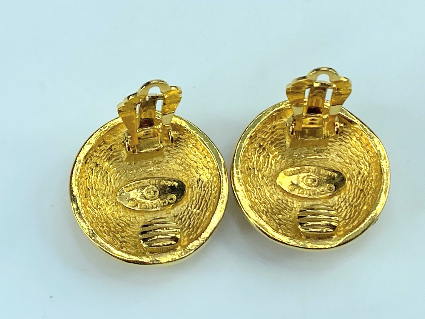 Chanel CC Diamond-Quilted gold tone clip-on earrings, 25.5mm GS339