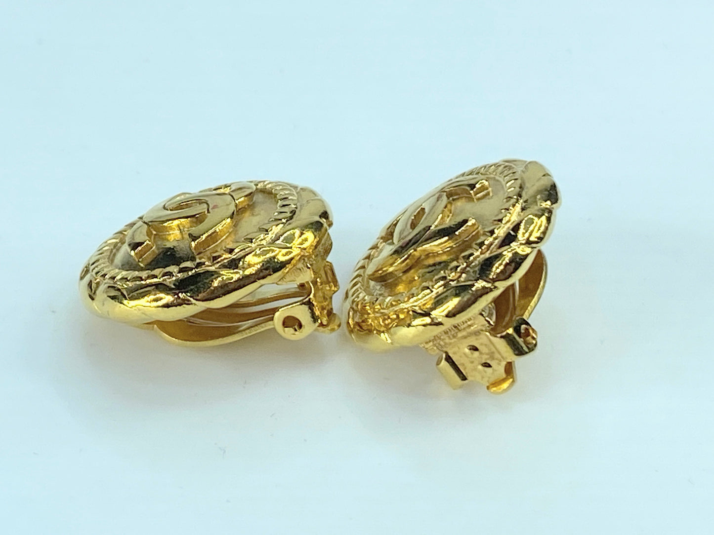 Chanel Coco Mark Clip-on gold tone earrings authentic 22.2mm 17.1g GS340