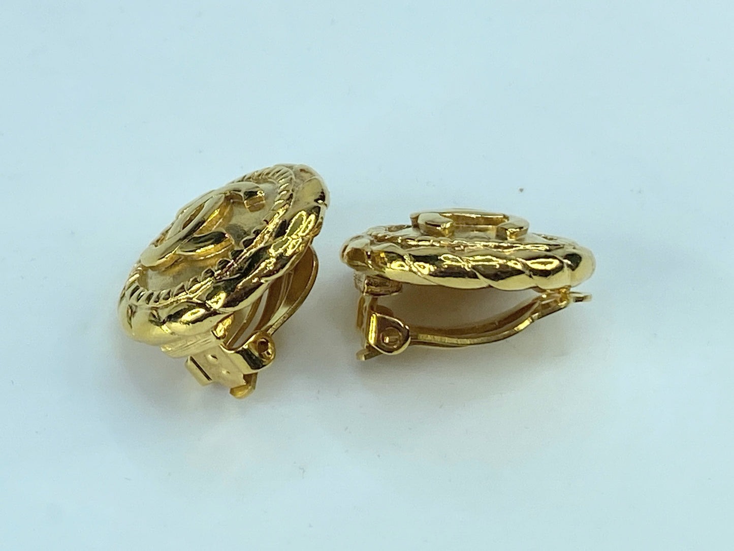Chanel Coco Mark Clip-on gold tone earrings authentic 22.2mm 17.1g GS340