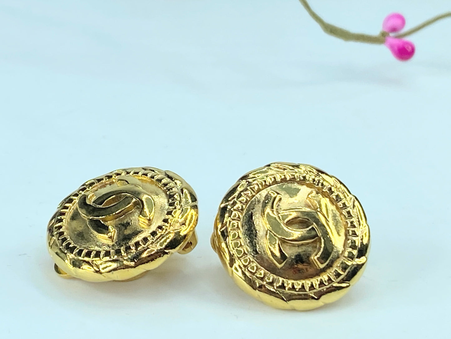 Chanel Coco Mark Clip-on gold tone earrings authentic 22.2mm 17.1g GS340