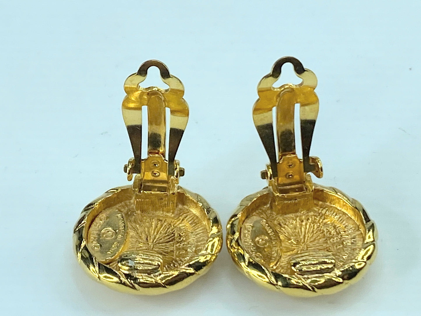 Chanel Coco Mark Clip-on gold tone earrings authentic 22.2mm 17.1g GS340