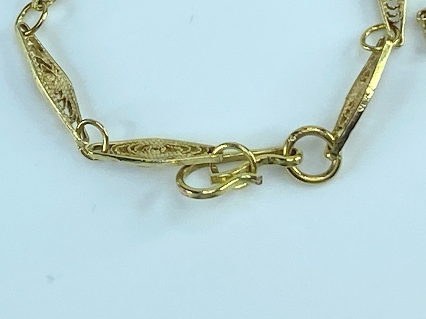 Art Deco 15K gold Filigree Navarrete shape fancy link necklace