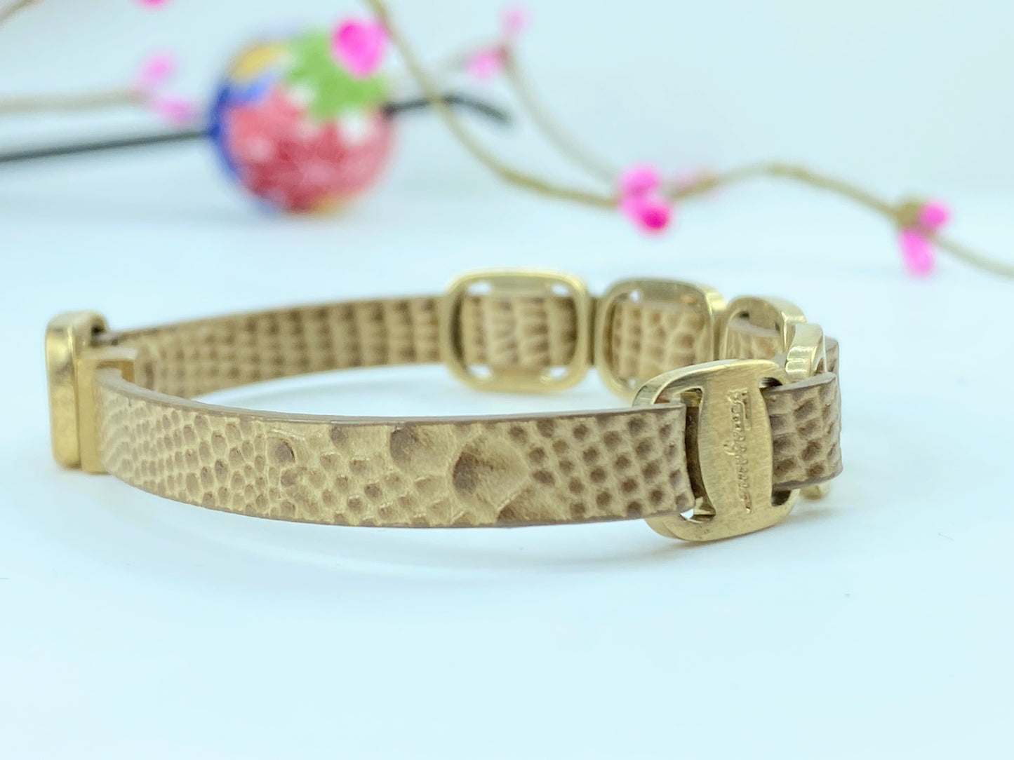 Salvatore Ferragamo Rare Vara Buckle Leather bracelet gold tone 7" GS385