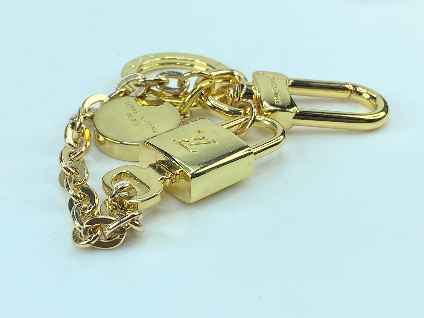 Louis Vuitton Kaduna dangle LV Heart Bag lock/key bag charm GS359