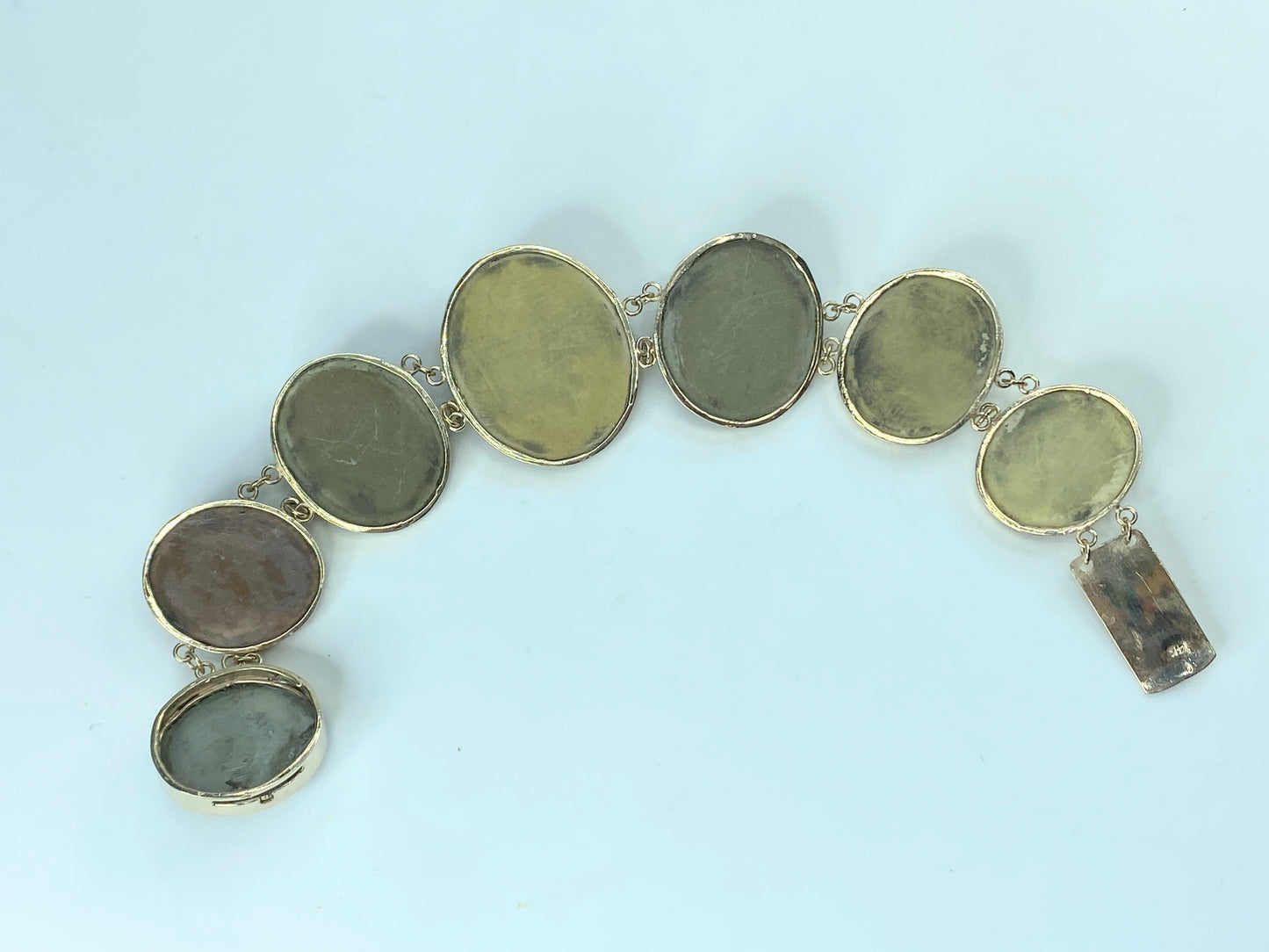 Antique Lava Cameo High Relief Bracelet in 14K yellow gold 19th century JR816