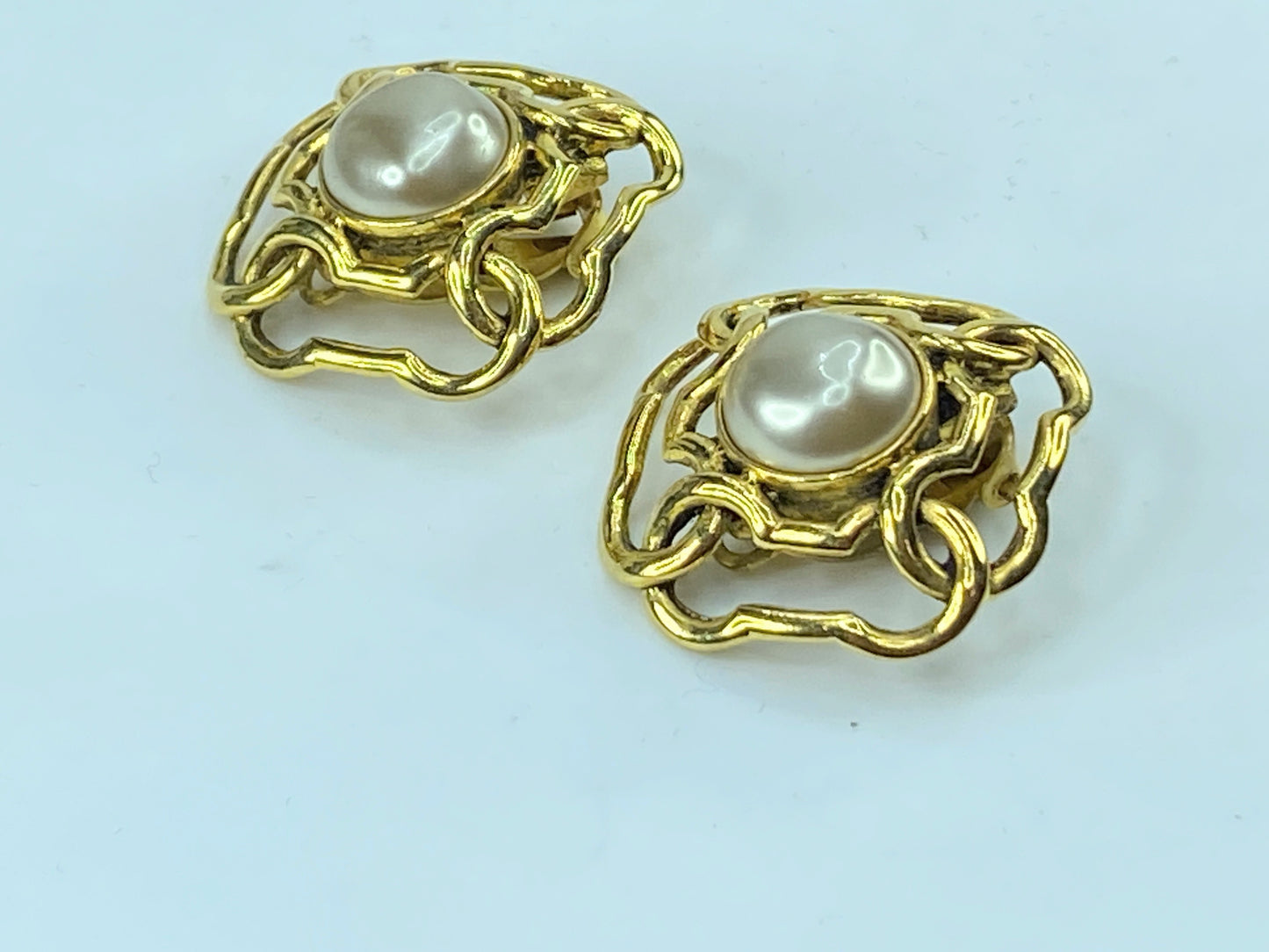 Chanel Chanel Open work gold tone faux pearl earrings 30mm GS375