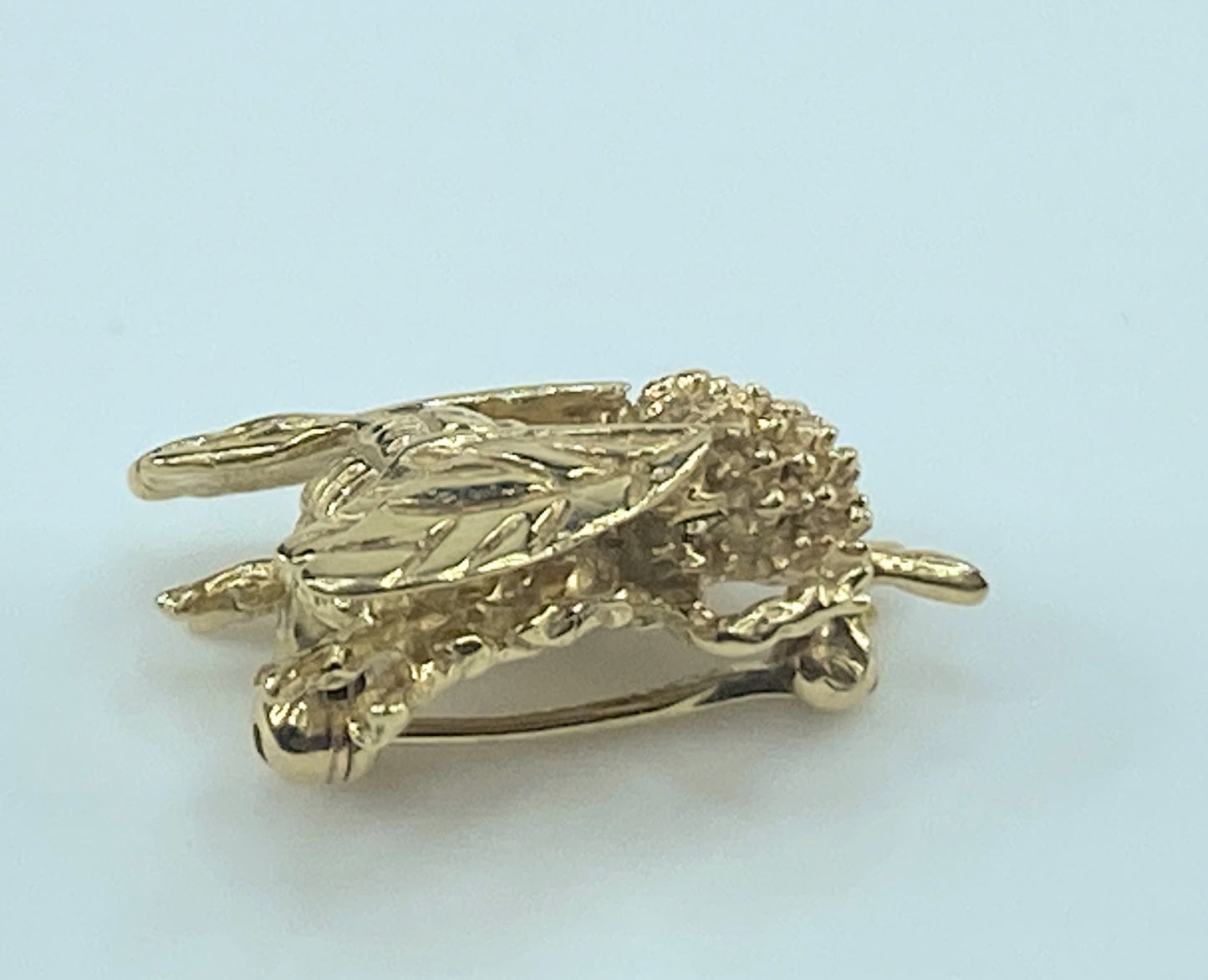 Whimsical articulate detail Bumble Bee Brooch pin in 14K