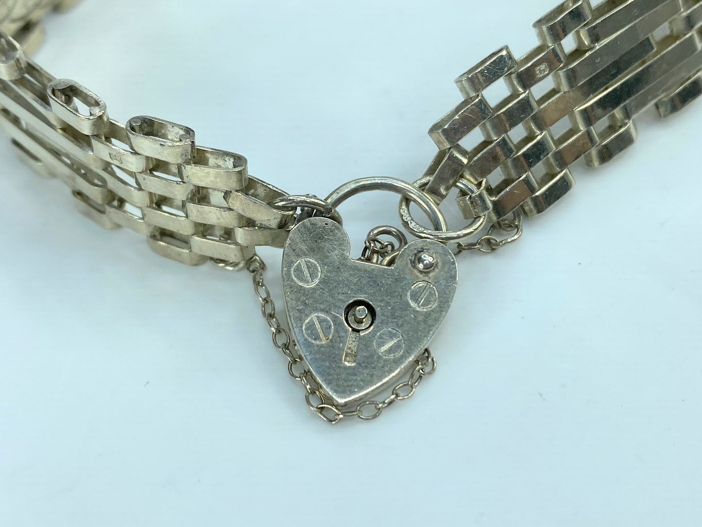 London 1979 Decorative Unique Stackable 4 Bar Panel Sterling Gate Bracelet JR841