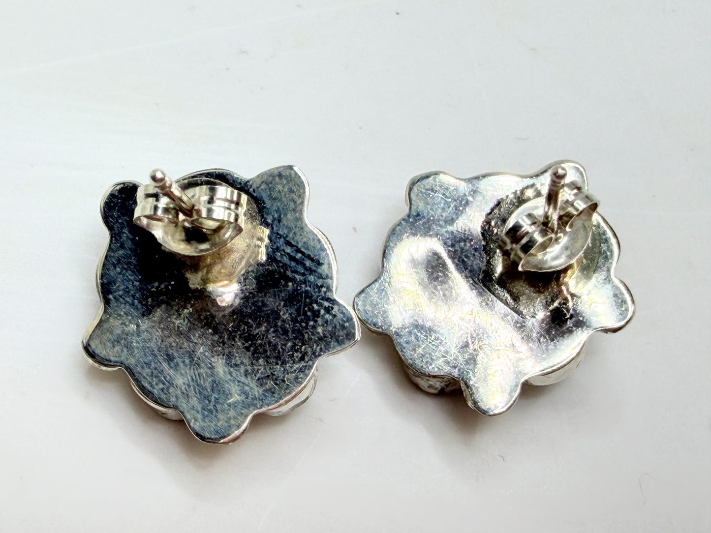 Zuni Floria Shebala Sterling Enamel Floral Coral new Stud Earrings JR1335