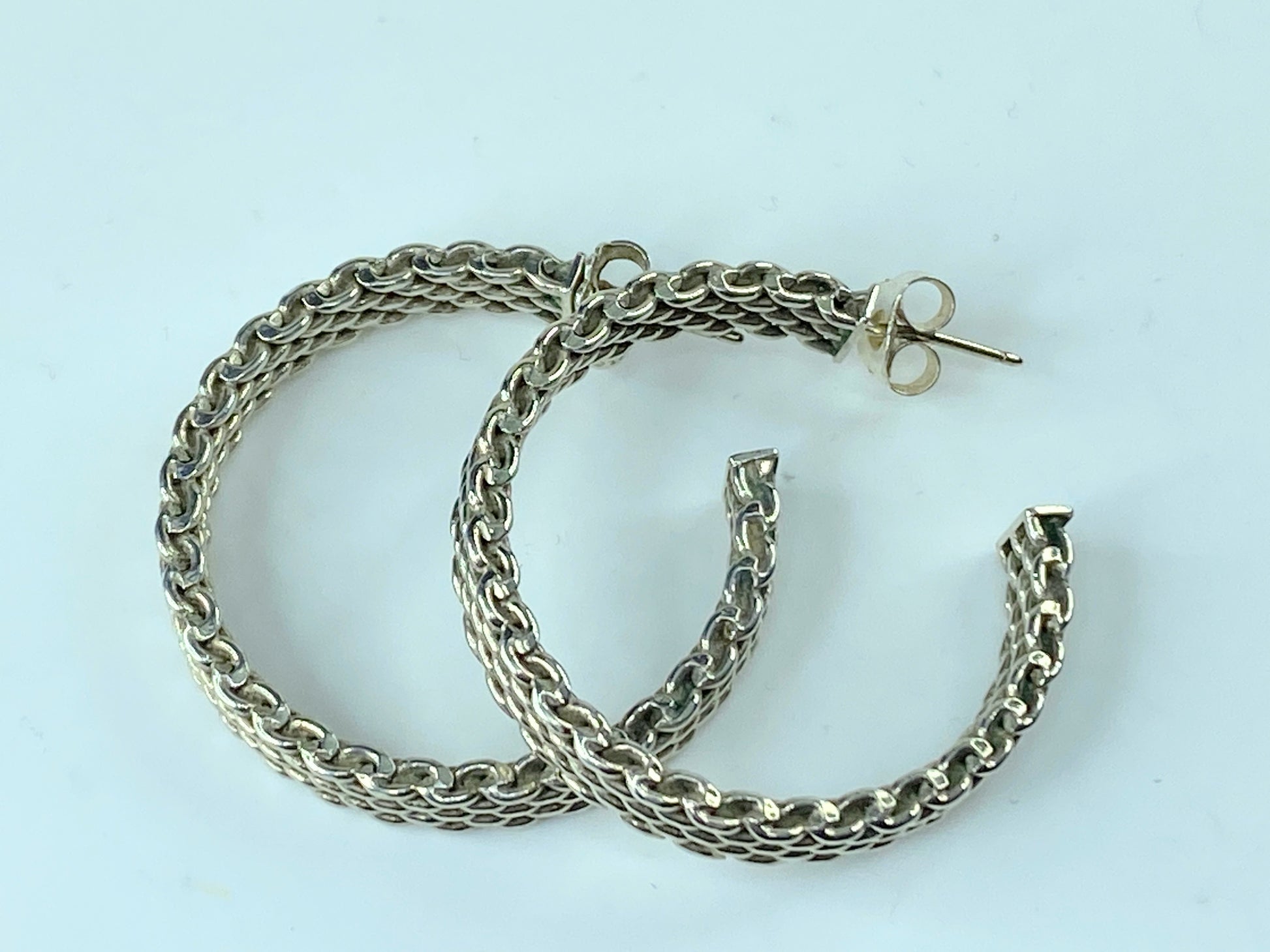 Tiffany & Co. Somerset Mesh Hoop Huggie Earrings 1.25" Sterling Silver 925 JR211