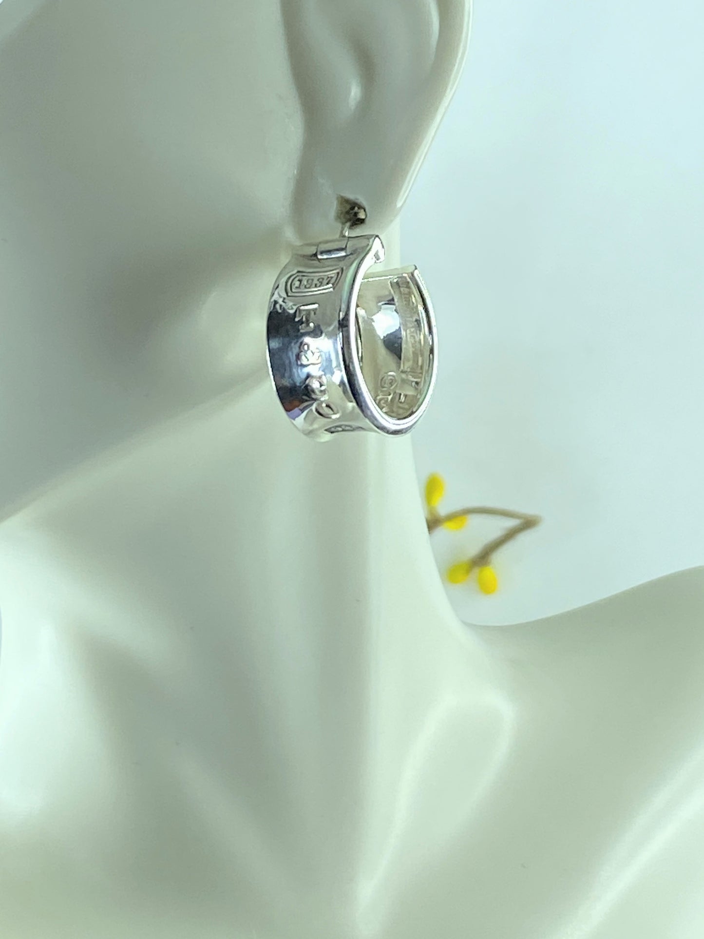 Tiffany & Co. Vintage 1837 Wide Hoop Earrings sterling silver 925 20mm JR213