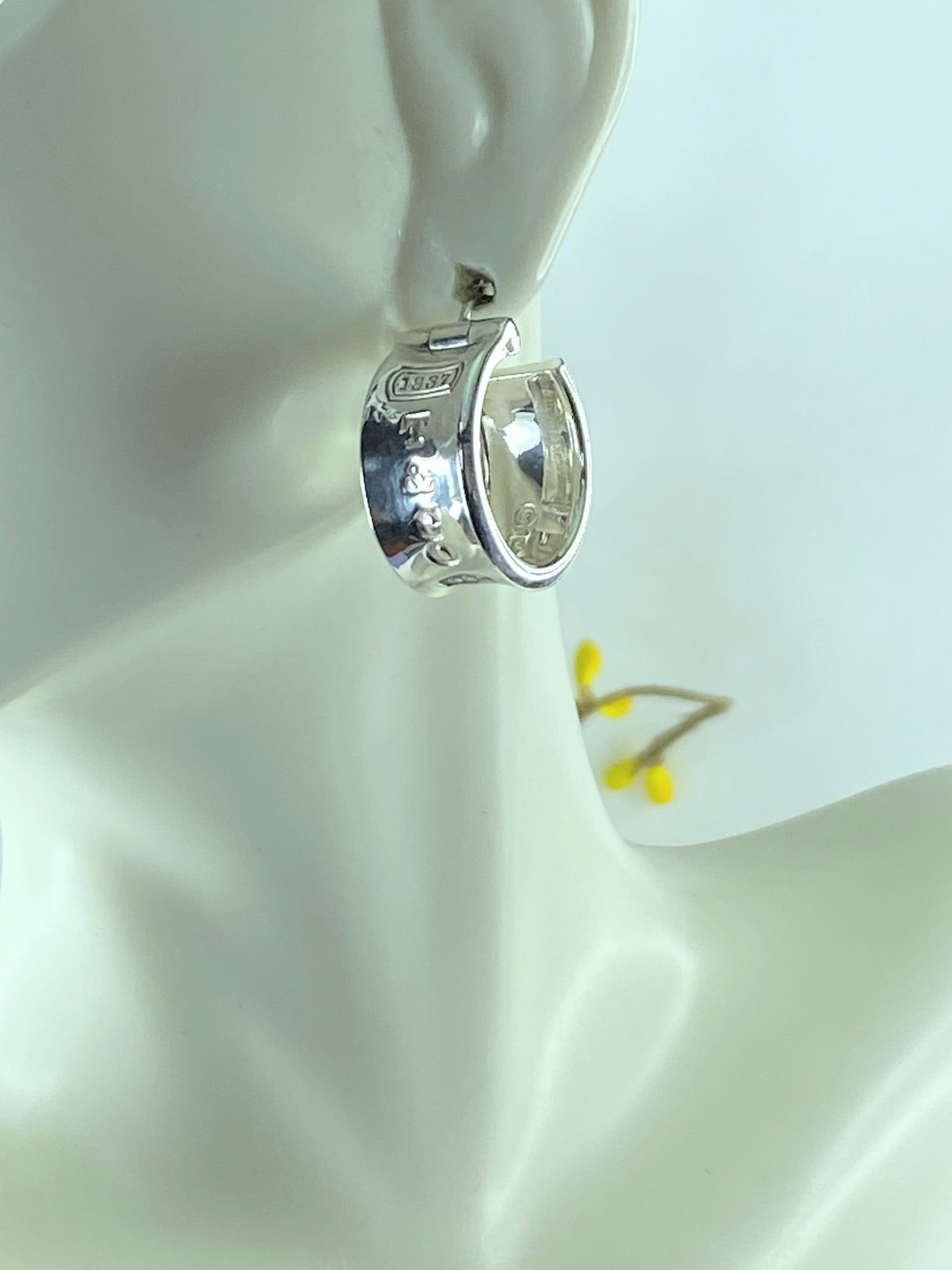 Tiffany & Co. Vintage 1837 Wide Hoop Earrings sterling silver 925 20mm JR213