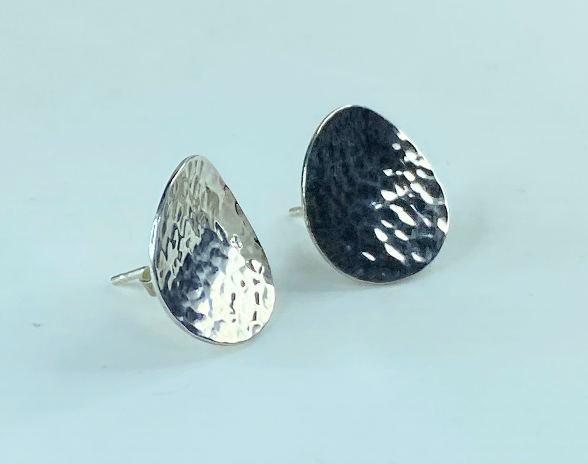 James Avery sterling silver Wavy hammered disc clip-on earrings retired JR215.