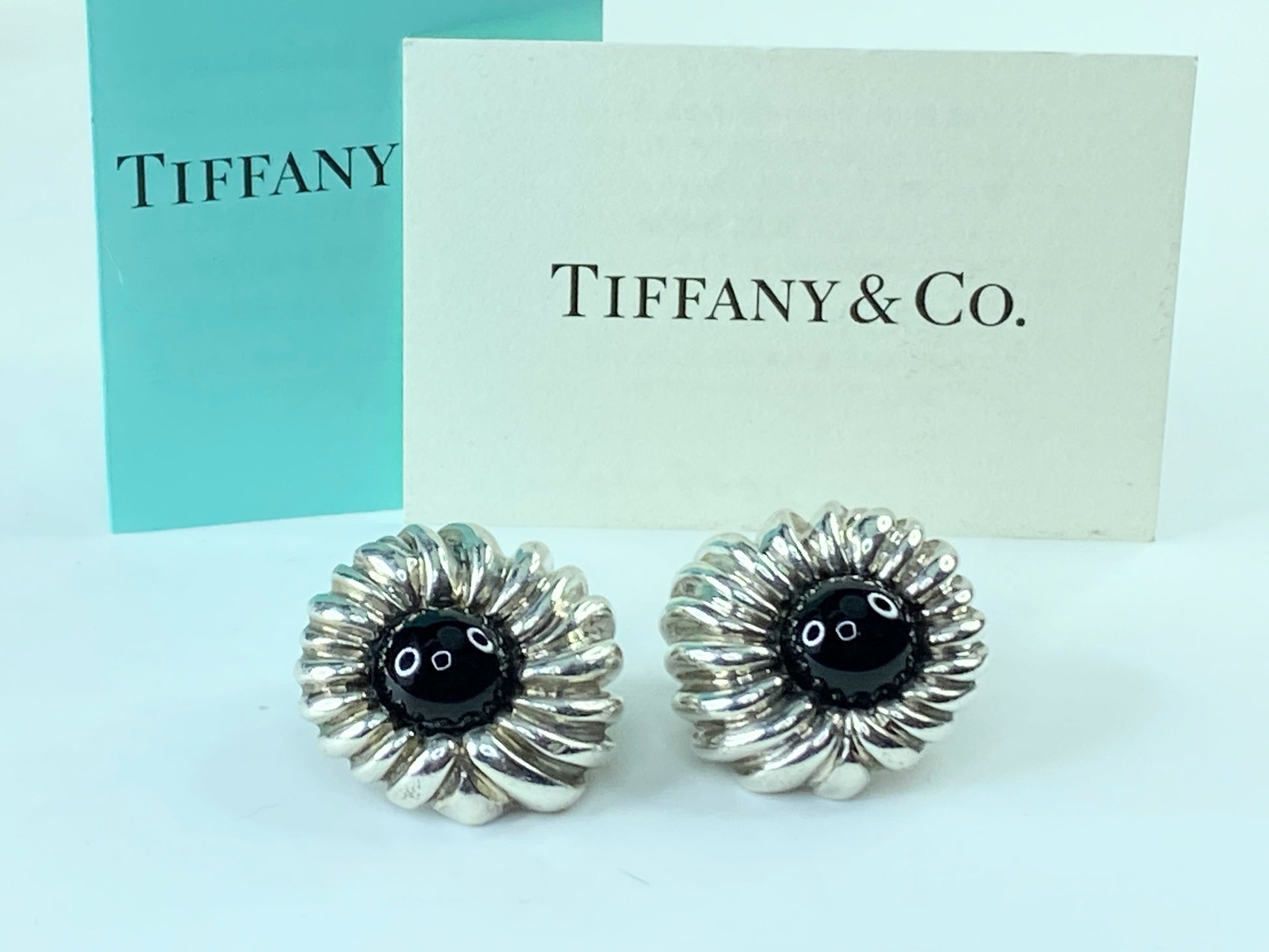 Heavy Tiffany & Co Sterling Silver Black Onyx Flower clip-on Earrings 21g JR216