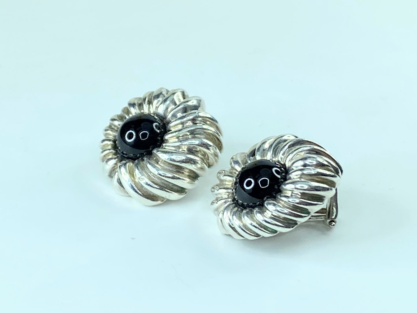 Heavy Tiffany & Co Sterling Silver Black Onyx Flower clip-on Earrings 21g JR216