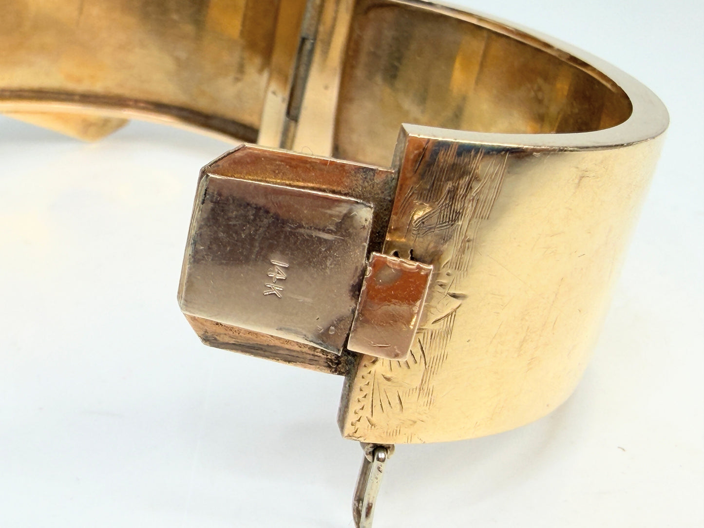 Antique 14K Gold Engraved Buckle Bangle 34.9g JR1352