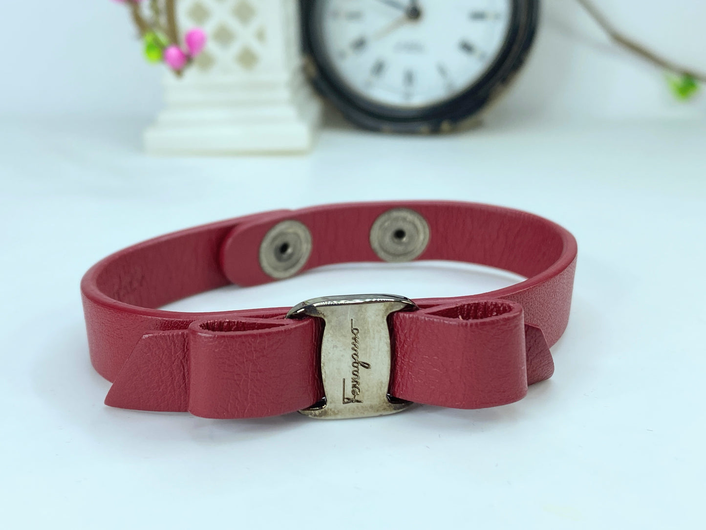 AUTH Salvatore Ferragamo Vala Bow Leather Bracelet Red adjustable w/pouch GS572