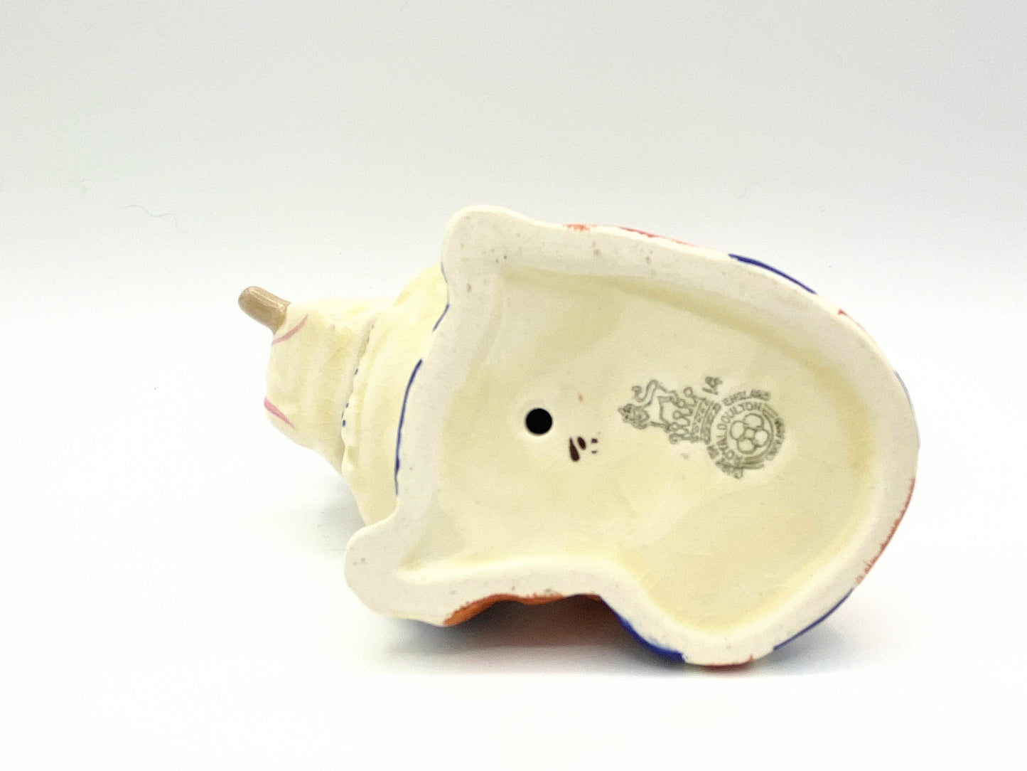 Bulldog Draped in Union Jack with Derby Hat D6178 A199