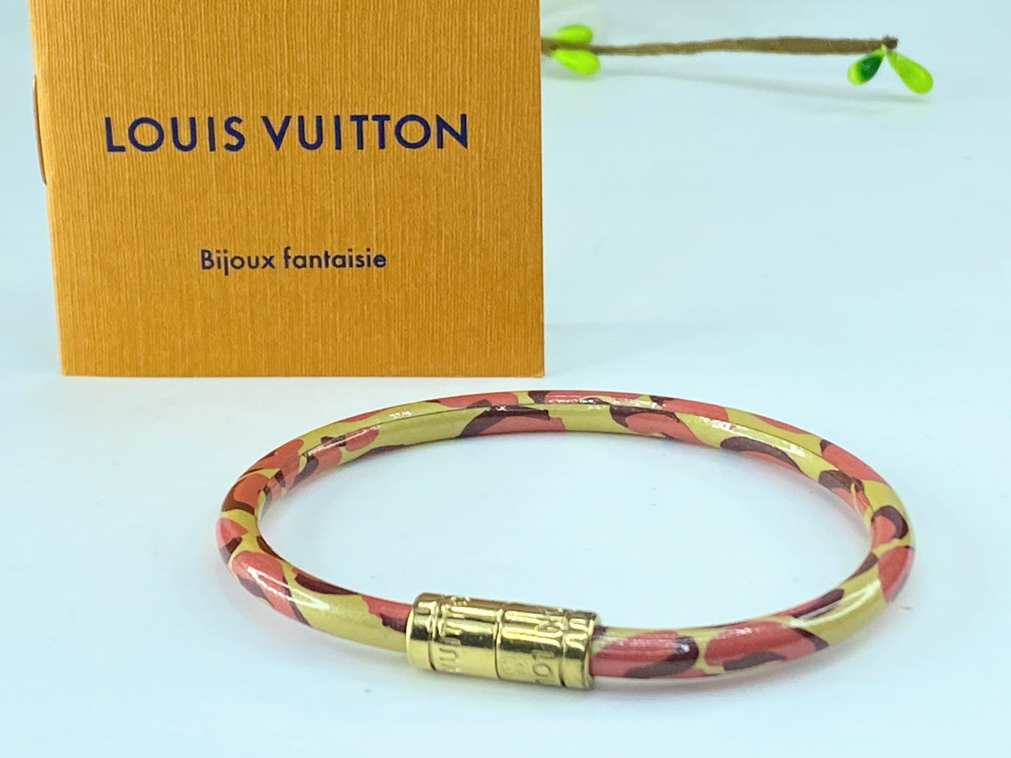 Louis Vuitton Keep It Blanc Corail Leopard Brasserie Opit Bracelet GS241