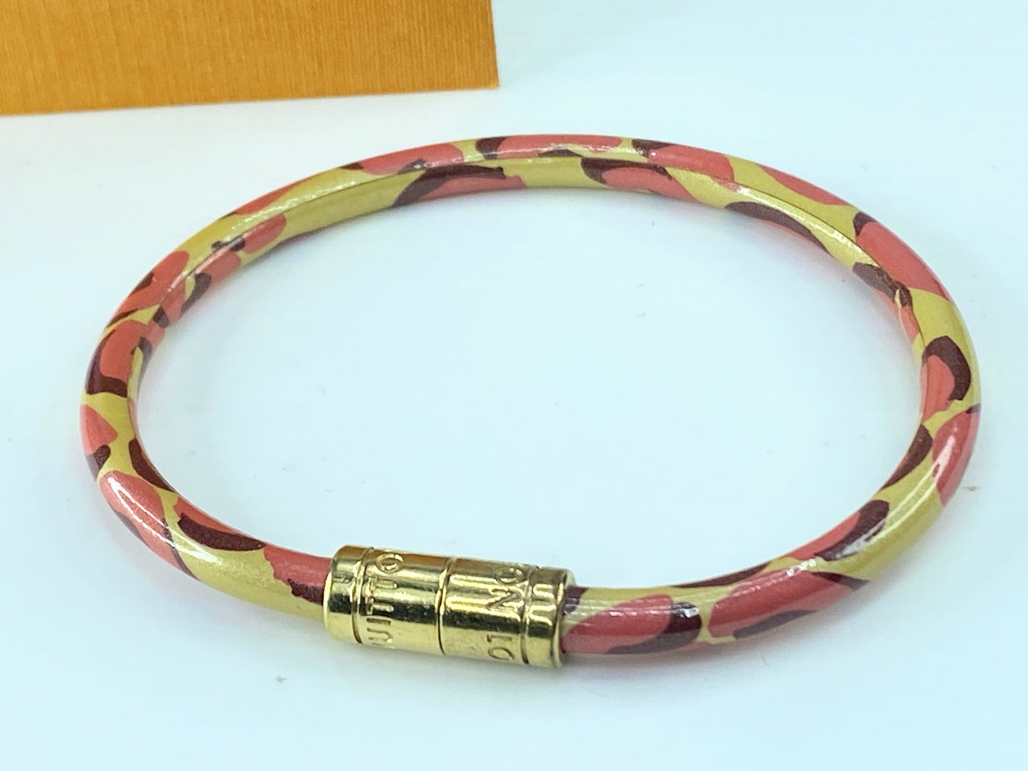 Louis Vuitton Keep It Blanc Corail Leopard Brasserie Opit Bracelet GS241