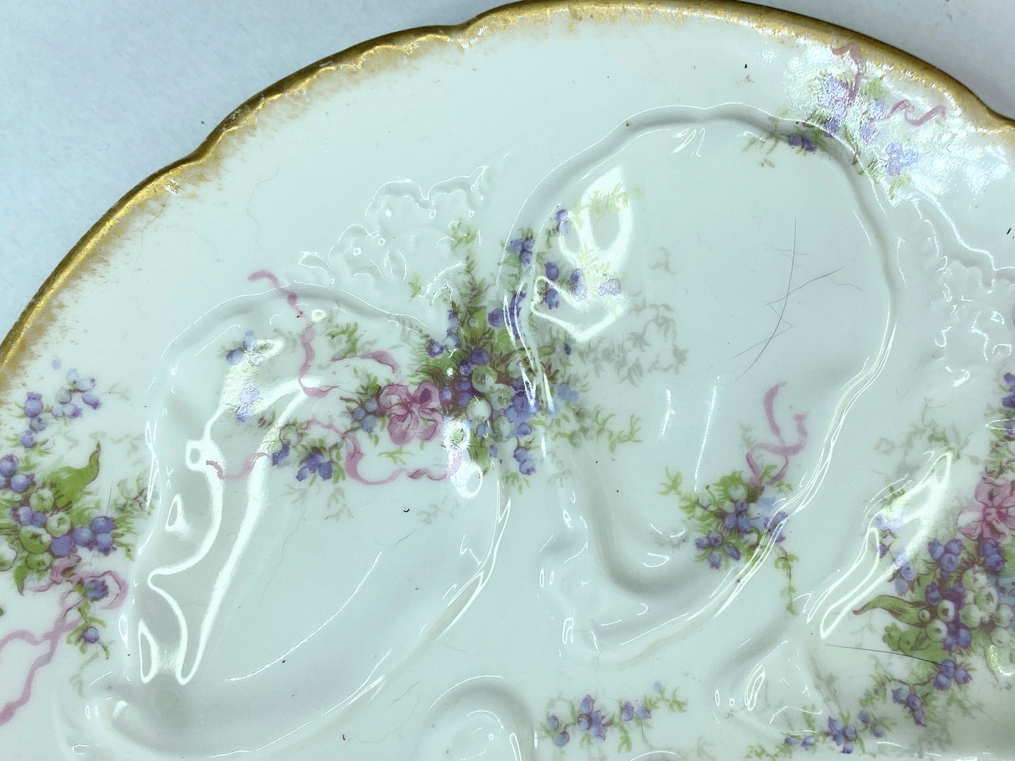 Rare GDA Limoges France 8.5" Oyster Plate Lavender Roses Circa 1906 Oyster A335