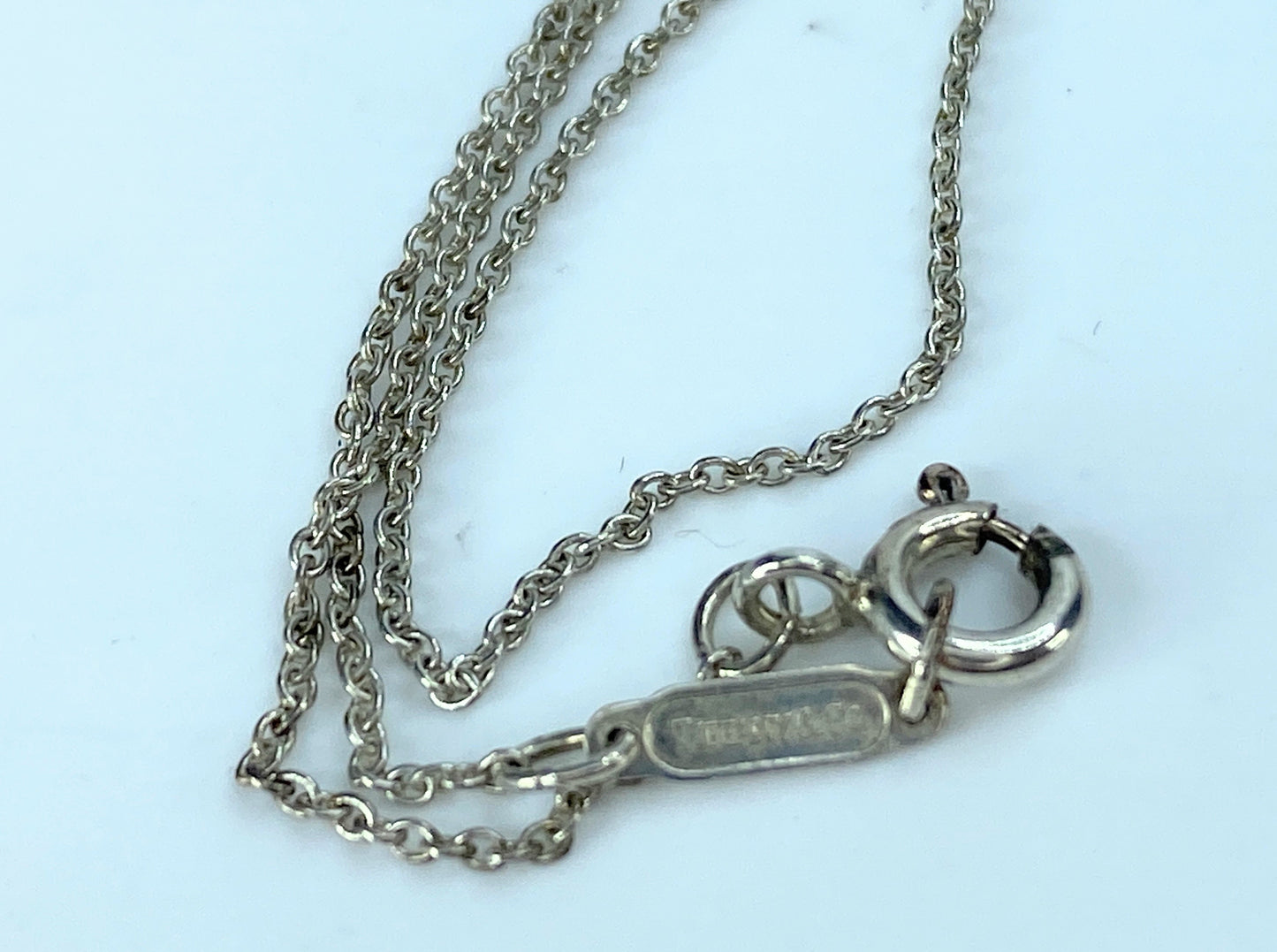 Tiffany & Co. Sterling silver feather Sculpture pendant necklace 4.0g JR9590