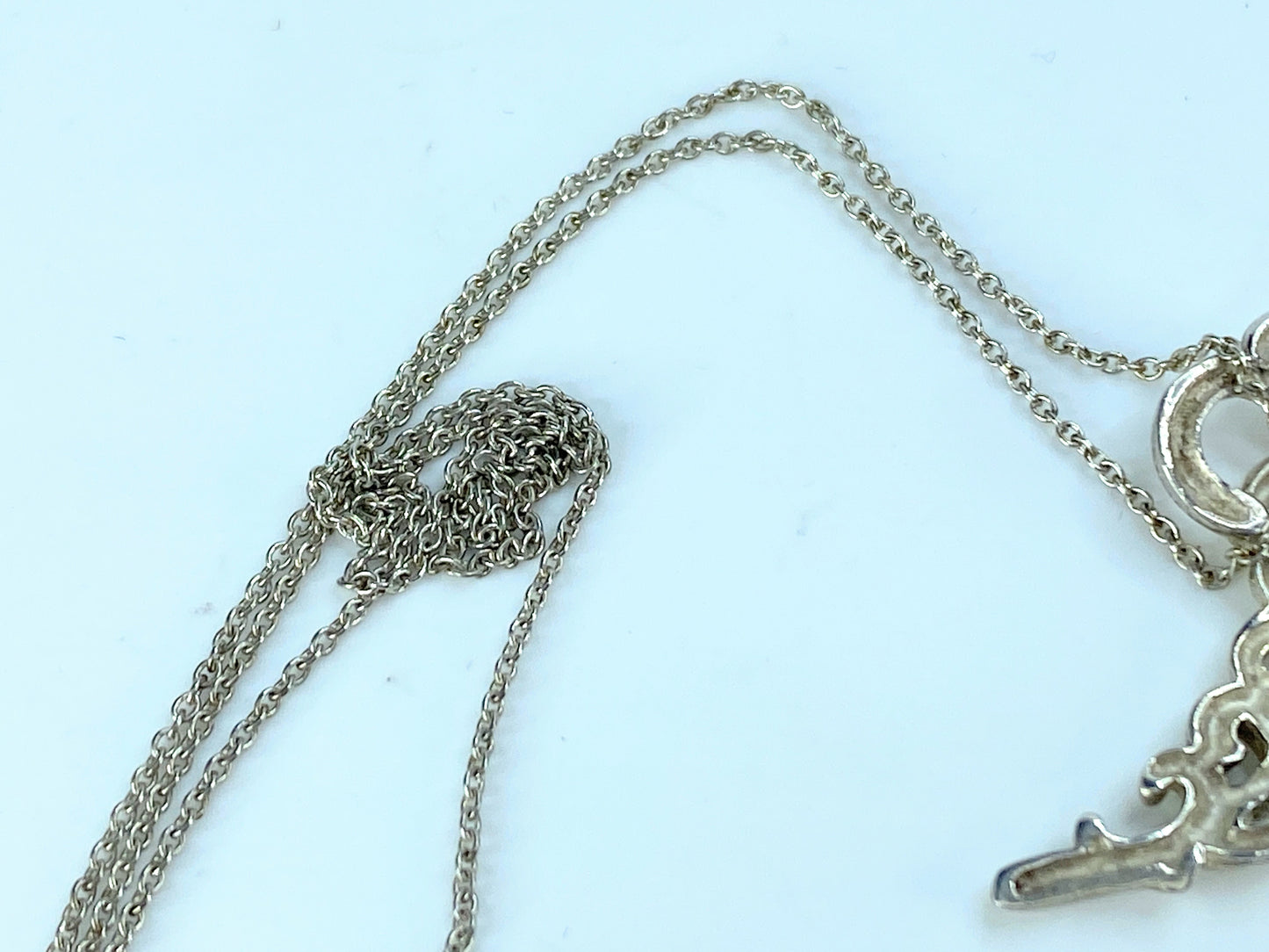 Tiffany & Co. Sterling silver feather Sculpture pendant necklace 4.0g JR9590