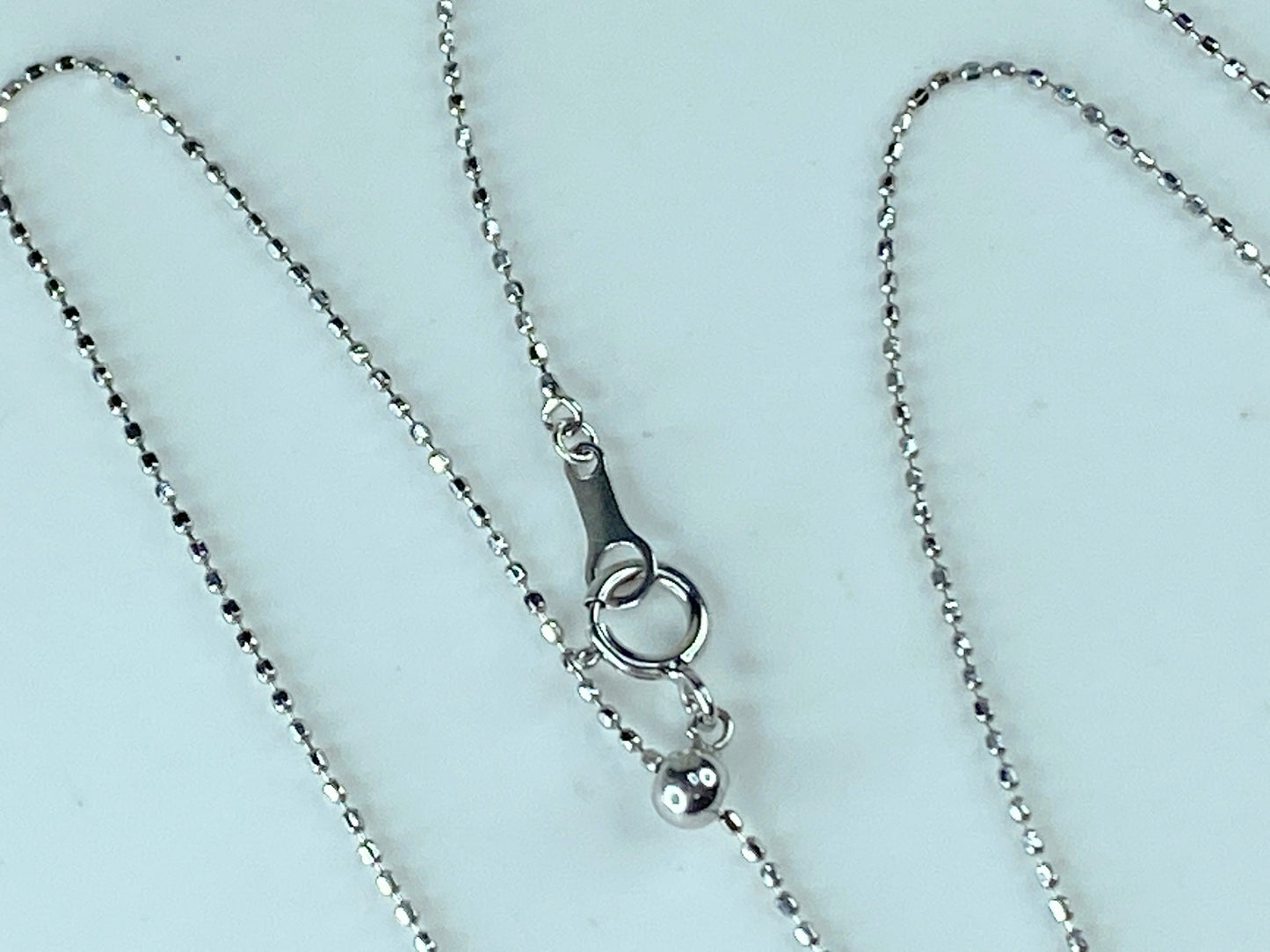 18K white gold 0.15ct round brilliant diamond dangle Heart bead necklace JR245