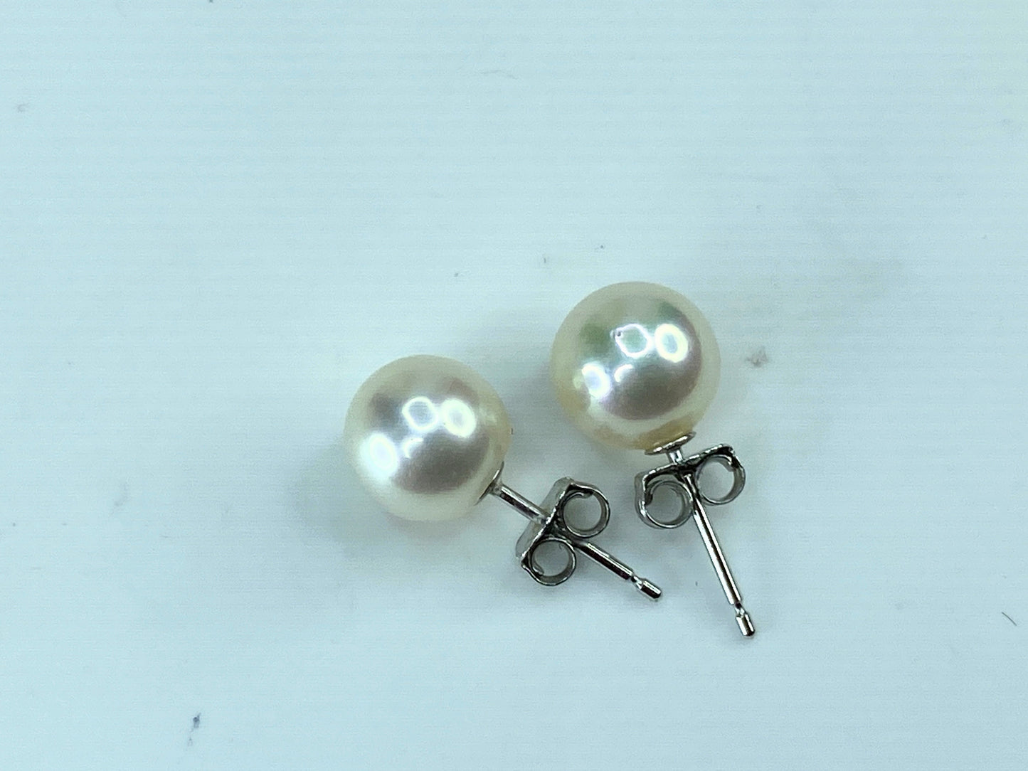 Platinum 950 8.0mm Cultured Pearl stud earrings 1.9g JR252
