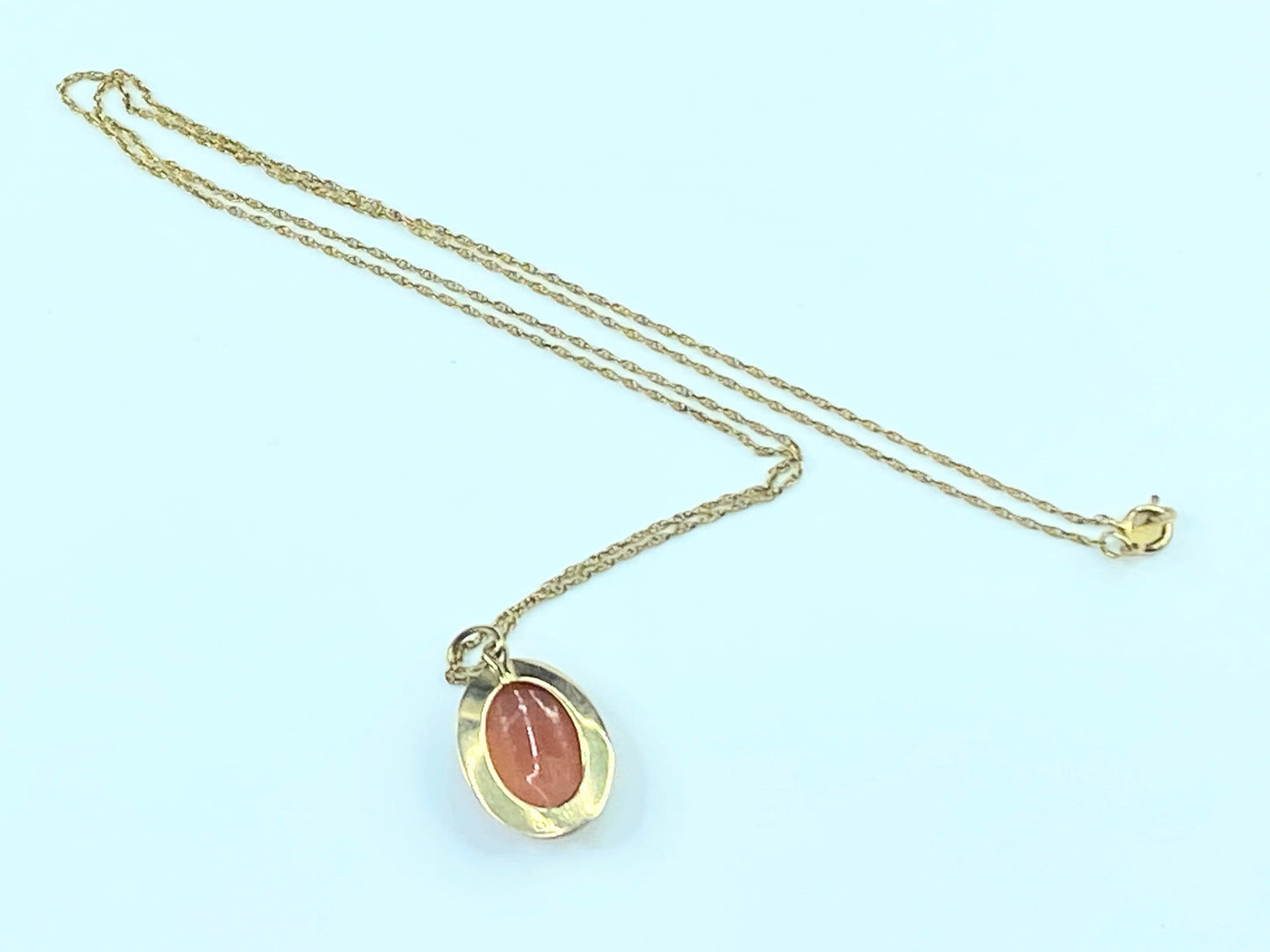 Mid century Shell carving Cameo pendant necklace 14K yellow gold